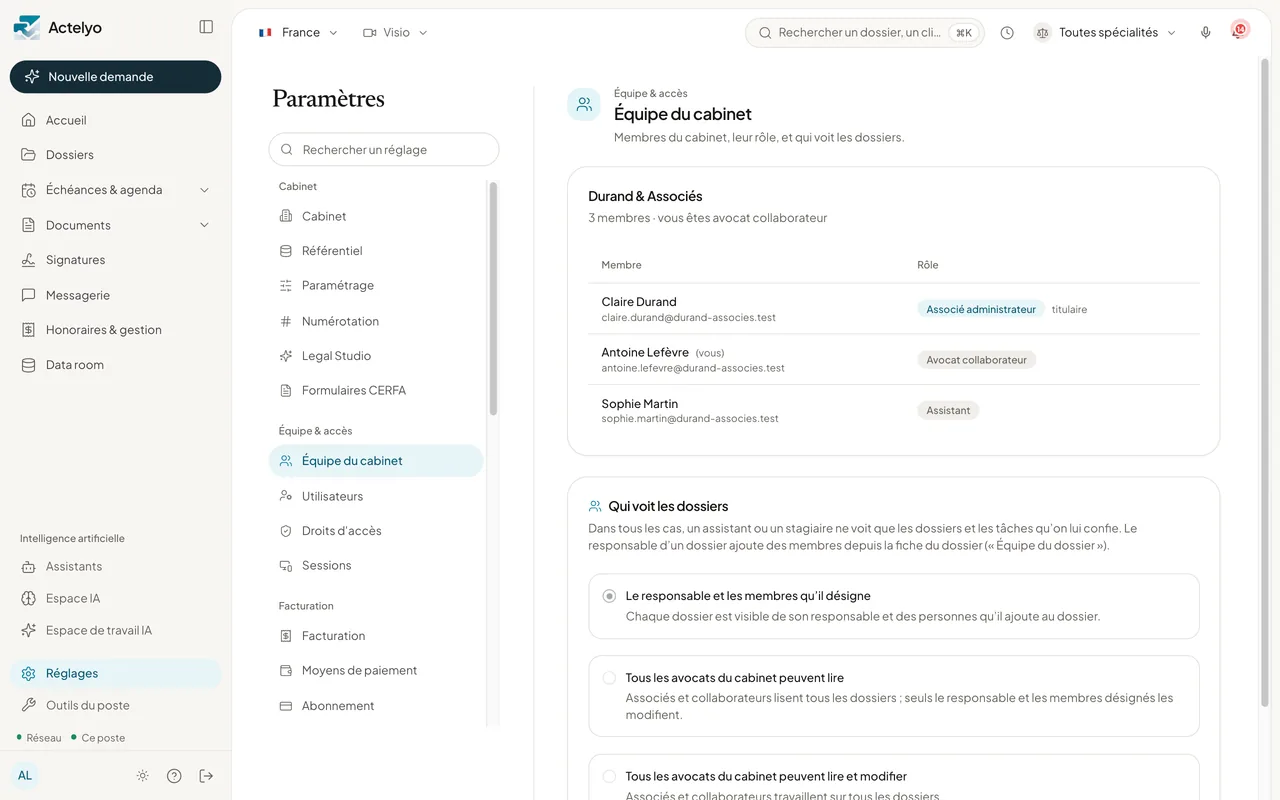 Réglages, Équipe du cabinet, vus par un collaborateur du cabinet fictif « Durand & Associés » : trois membres et leur rôle (associée administratrice, avocat collaborateur, assistante), puis le réglage « Qui voit les dossiers ».